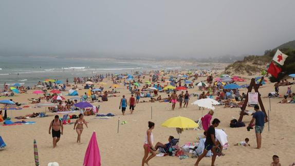 Playas escondidas bajo una repentina e intensa bruma