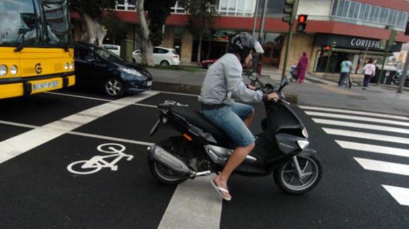 C's pide que se estudie implantar la Zona de Espera Adelantada para vehículos de dos ruedas