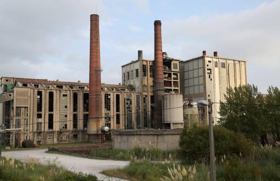 Sniace tiene graves dificultades para reabrir la fábrica el 1 de septiembre