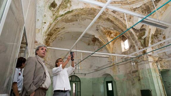 El Gobierno inicia los estudios para rehabilitar el convento de la Santa Cruz