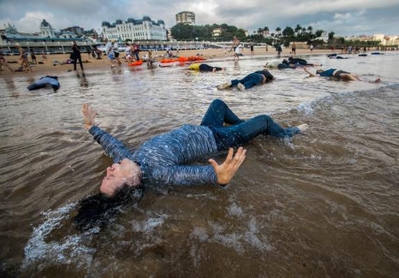 Cuando el mar arroja cadáveres