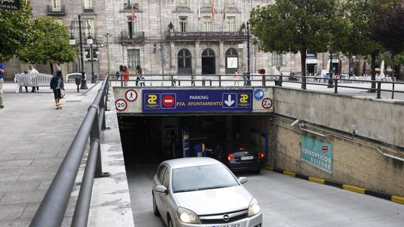 El aparcamiento del Bulevar presenta el proyecto para instalar un ascensor