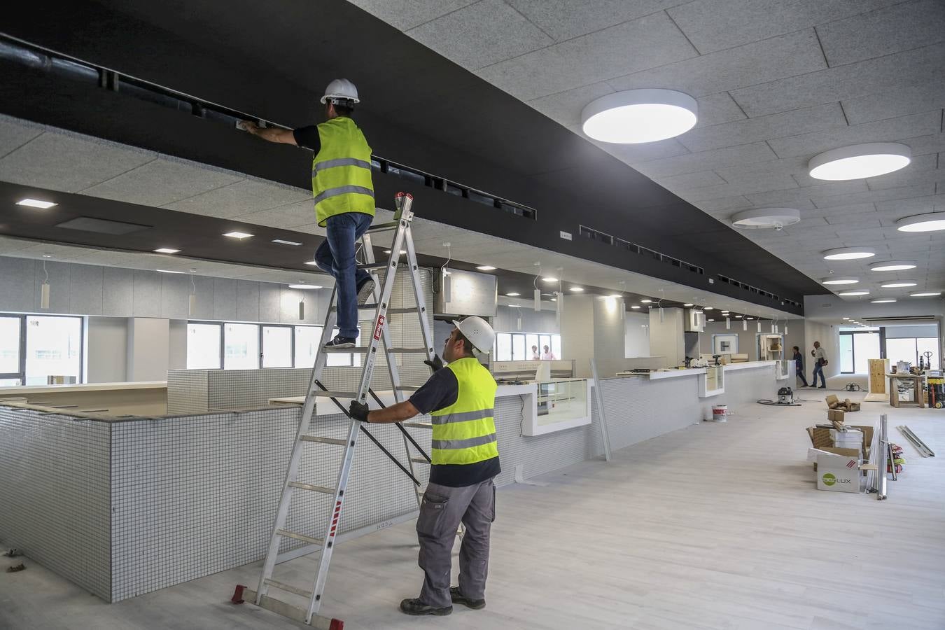 La cafetería del nuevo Valdecilla abrirá en un mes