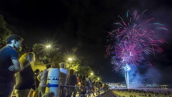 Fuegos al cielo por los santos Emeterio y Celedonio