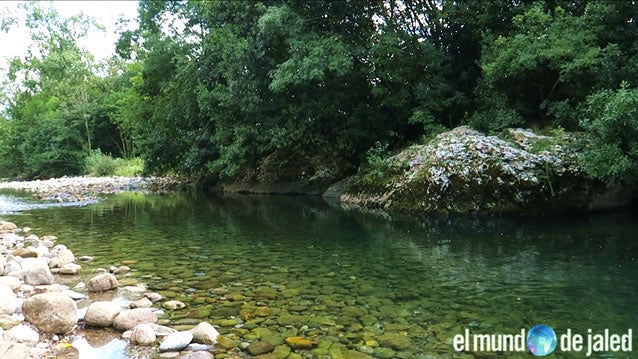 Bañarse en el río Asón a su paso por el valle de Ruesga