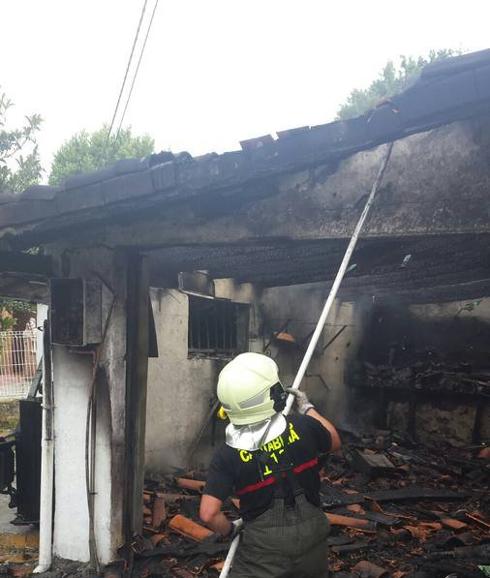 Cuatro hospitalizados por inhalación de humo en un incendio en Cicero