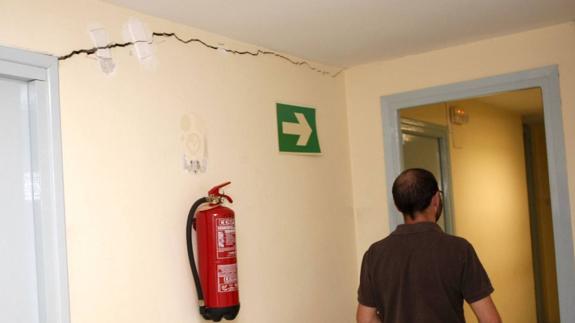 ACPT pide otro salón de plenos por las grietas del Ayuntamiento