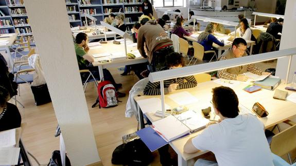 Torrelavega demanda al Gobierno la finalización de las obras en la Casa de Cultura