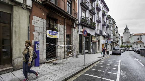 El incendio en la calle Cisneros saca a la luz "la pesadilla" que viven los vecinos