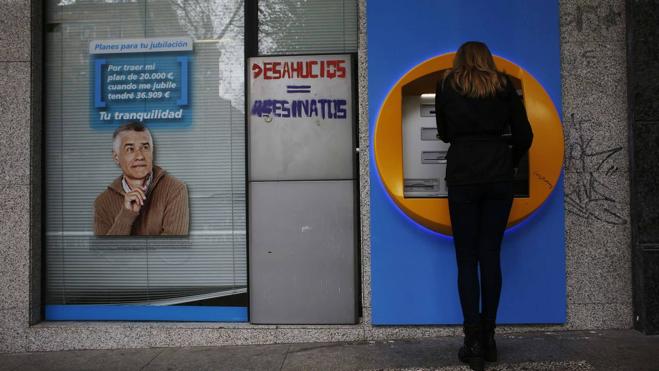 Cada cántabro carga con una mochila de 4.786 euros por la deuda del Estado