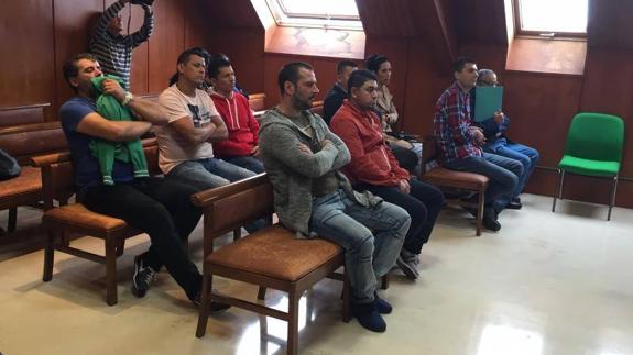 Los nueve traficantes pactan una reducción de penas por admitir los hechos