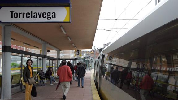 La Mesa de Movilidad del Besaya reclama mejoras en los trenes de Cercanías