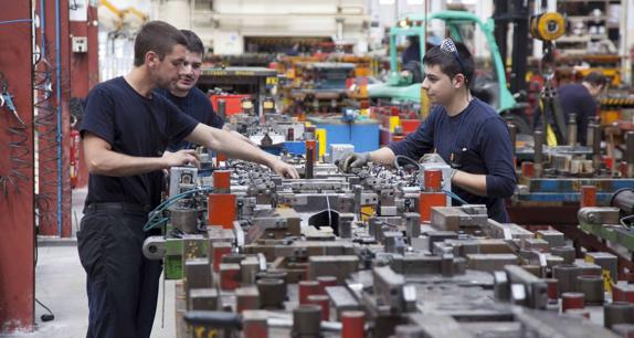 El sector exterior continúa tirando de la economía de Cantabria