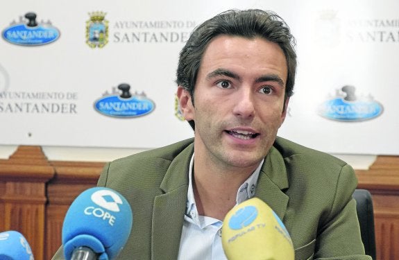 Casares: "Los vecinos solo ahorrarán 4 euros con la bajada de tasas del PP"