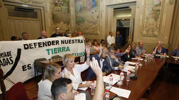 Torrelavega aprueba la compra de pisos para acoger a familias desfavorecidas