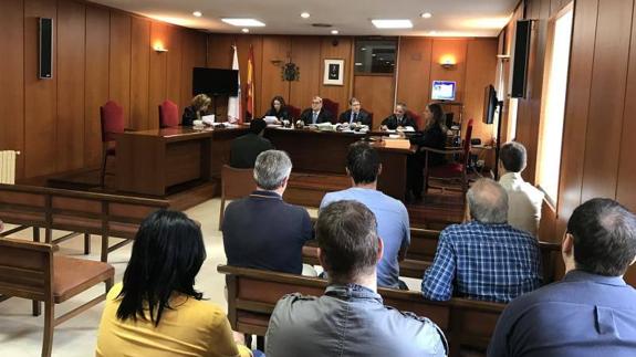 La Fiscalía vuelve a pedir cárcel para un policía de Camargo que lesionó a un sexagenario