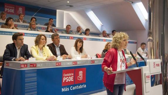 Díaz Tezanos cree que tanto la abstención como el 'no' al PP suponen un "riesgo"