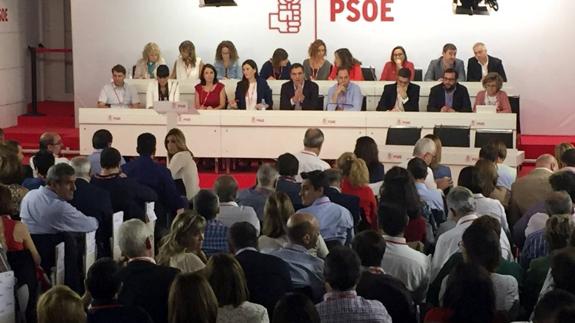 Díaz Tezanos, Gorostiaga y Casares votaron con el dimitido Pedro Sánchez