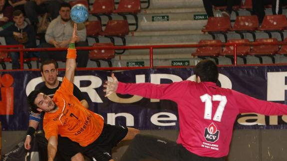 El Torrelavega reacciona para vencer al Bordils