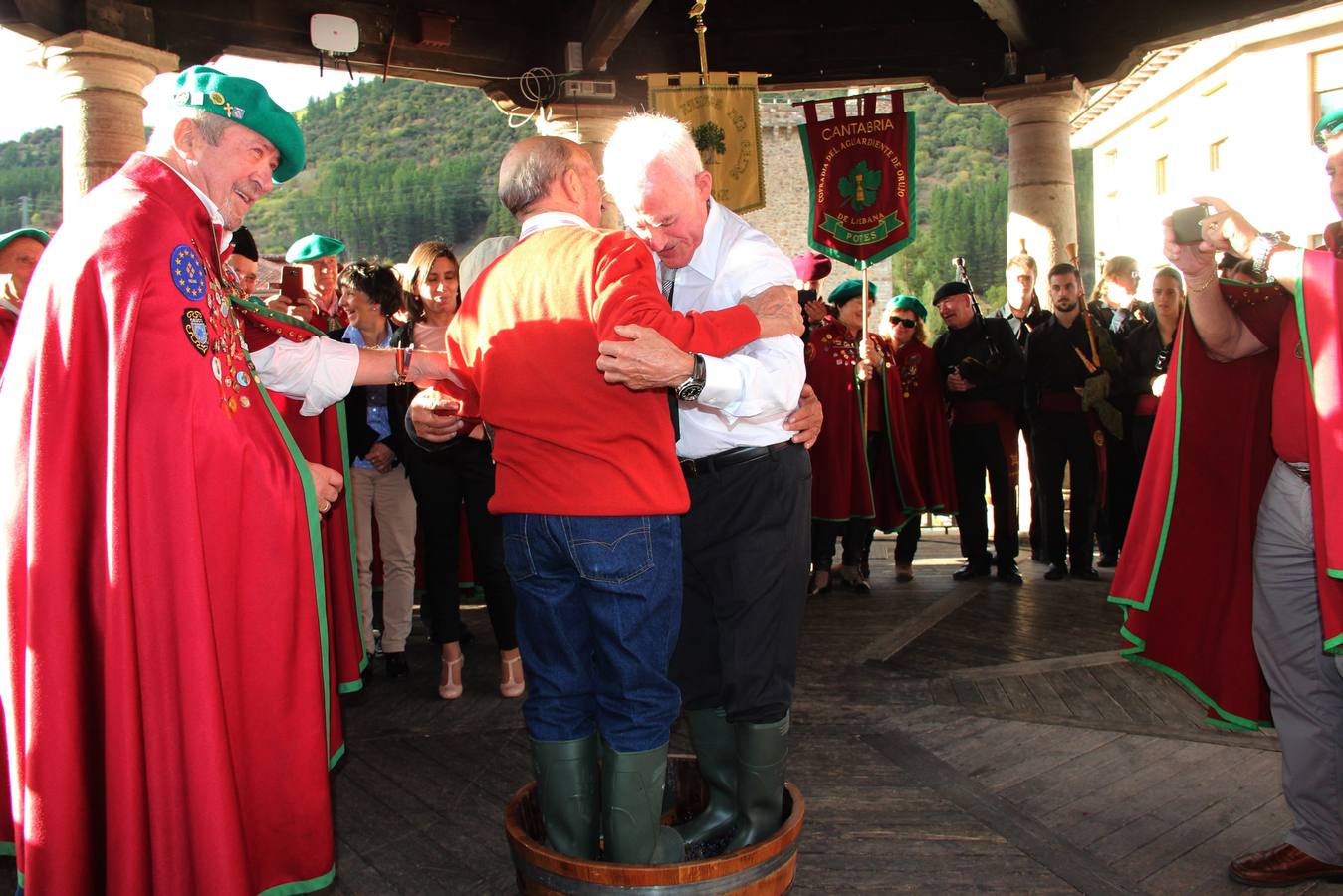 Pedro Santervás recibió la distinción de Vinatero de los Vinos de Liebana