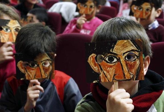 Un teatro escolar con ruido