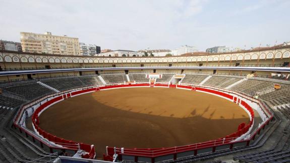 Mantecón amenaza con los tribunales si se concede una ayuda "encubierta" a la plaza de toros