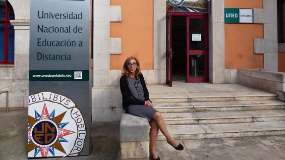 Ana Rosa Martín, nueva directora de la UNED en Cantabria