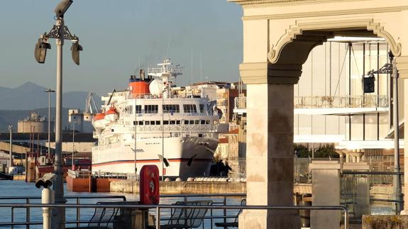 'Bremen' atraca en Santander