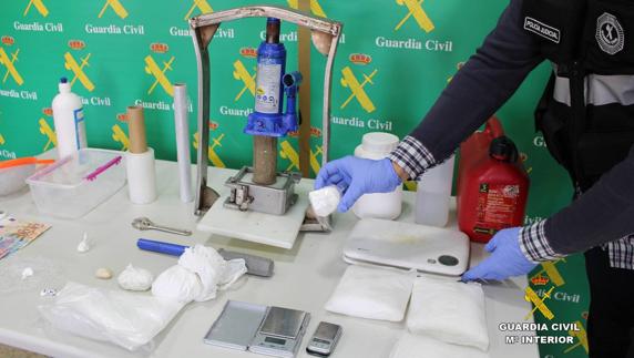 La Guardia Civil desmantela un laboratorio de cocaína en Peñacastillo