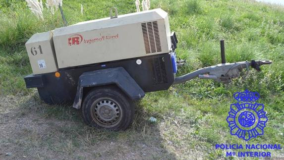 Tres detenidos por robar material de construcción en Santander