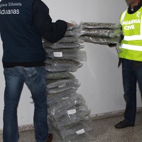 Detenido con 23 kilos de marihuana cuando pretendía embarcar en el Ferry en Santander