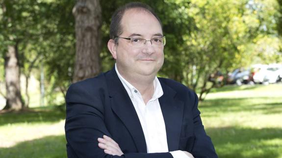 El Ateneo de Castro presenta el viernes el nuevo libro de Pedro Ugarte