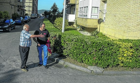 Los vecinos de El Impulsor reclaman paso para el camión de los bomberos