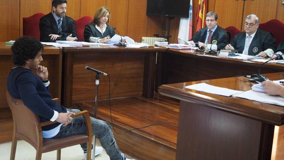 El joven acusado de apuñalar a otro se confiesa culpable y el fiscal reduce la pena