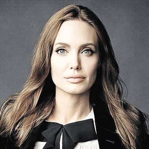 Angelina Jolie reaparece