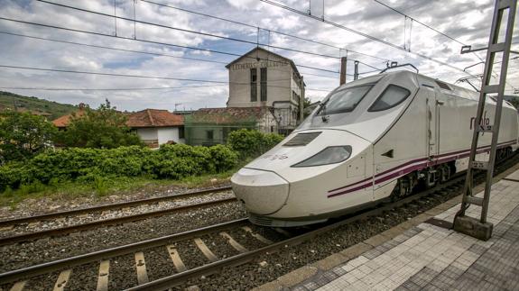 Renfe corta la vía a Palencia el fin de semana por obras en un puente