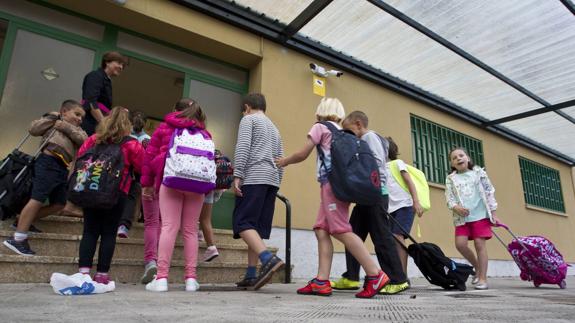 El PP propone encuestar a las familias para cambiar el calendario escolar de 2017