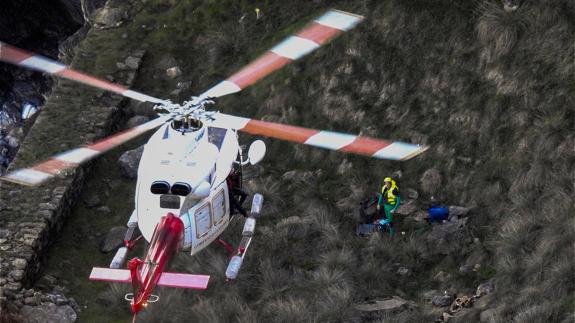 Un hombre muerto tras despeñarse por Saltacaballo