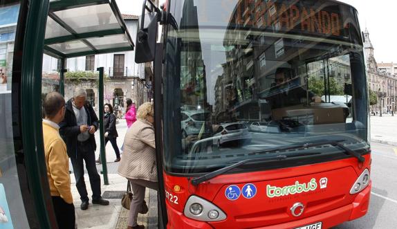 Torrelavega estudia ampliar el servicio del Torrebús con otra línea