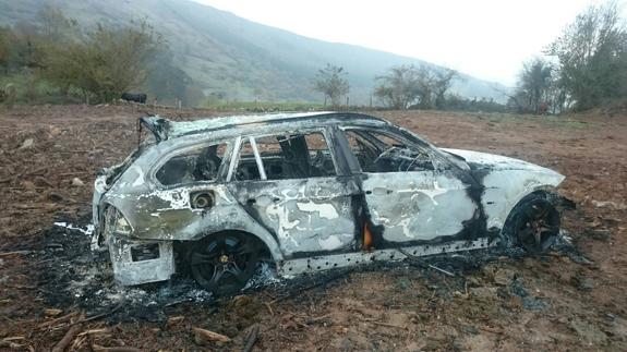 Nuevo coche robado en Torrelavega y calcinado en Los Corrales