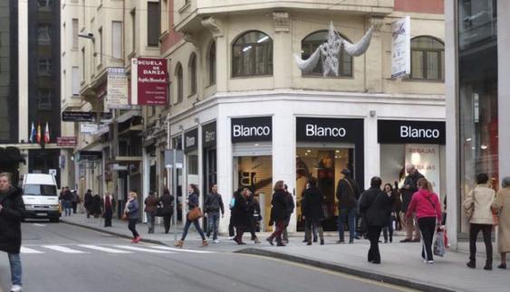 "Blanco está muerto; no hay género"