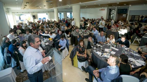 Revilla supedita su permanencia en el Gobierno al Presupuesto