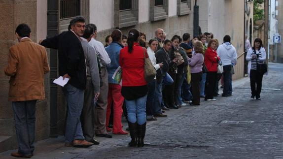 El Gobierno destinará 2,3 millones para mejorar la empleabilidad de los parados de larga duración