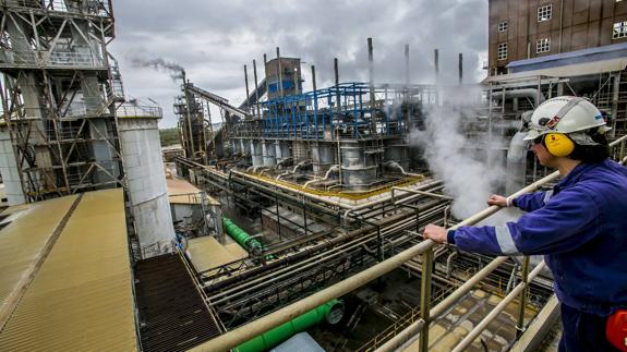 16 trabajadores de una subcontrata de Solvay sufren "abuso laboral", según USO