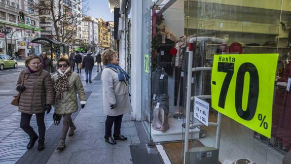 El pequeño comercio dio la espalda a la primera apertura dominical del año