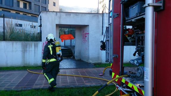 Prenden fuego a un gimnasio en obras en Castro Urdiales