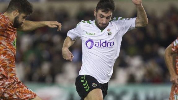 Javi Cobo y Mikel Santamaría apuntan a la titularidad este domingo