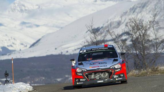 La nieve de Montecarlo aguarda a Dani Sordo y Surhayen Pernía