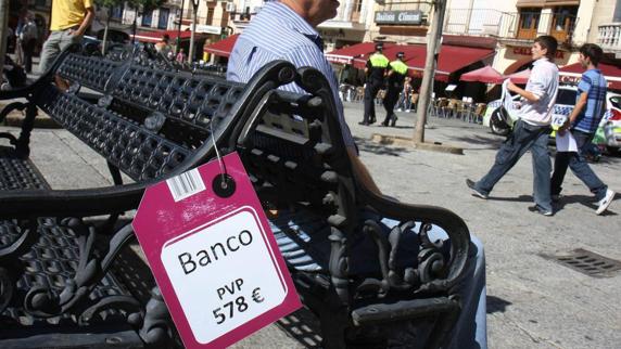 Santander gasta 180.000 euros al año para reponer el mobiliario urbano que se destroza