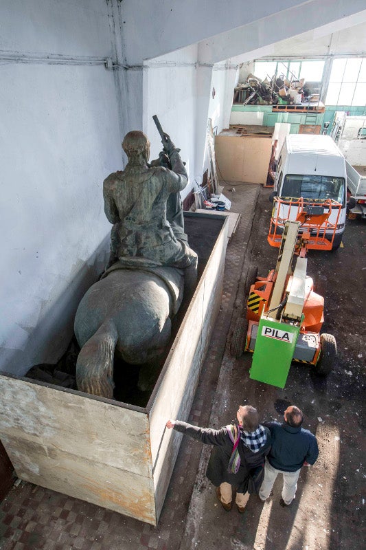 El almacén de los símbolos caídos